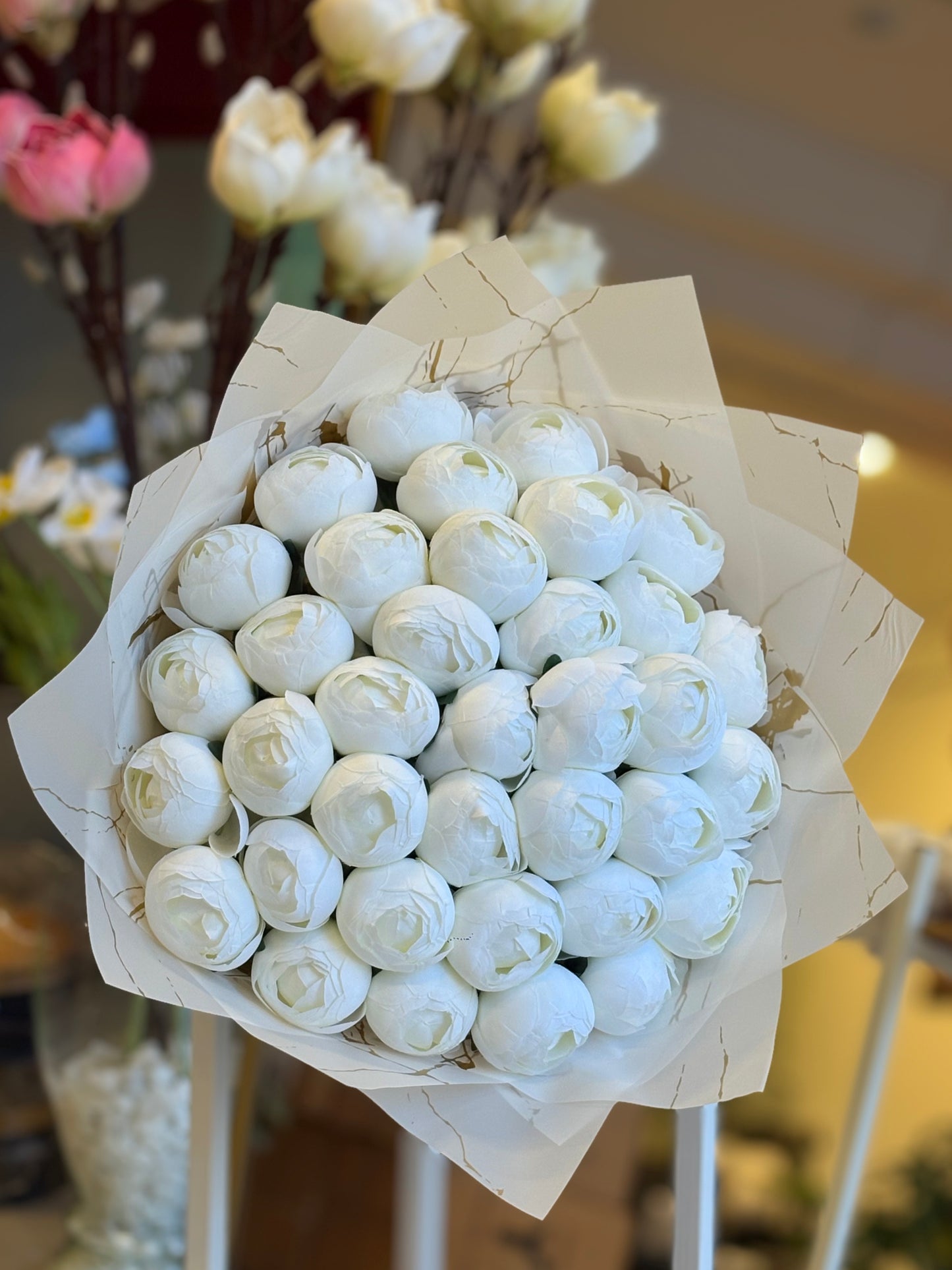 36 lı Şakayık İsteme Buketi Sevgililer Gününe Özel Beyaz Şakayık