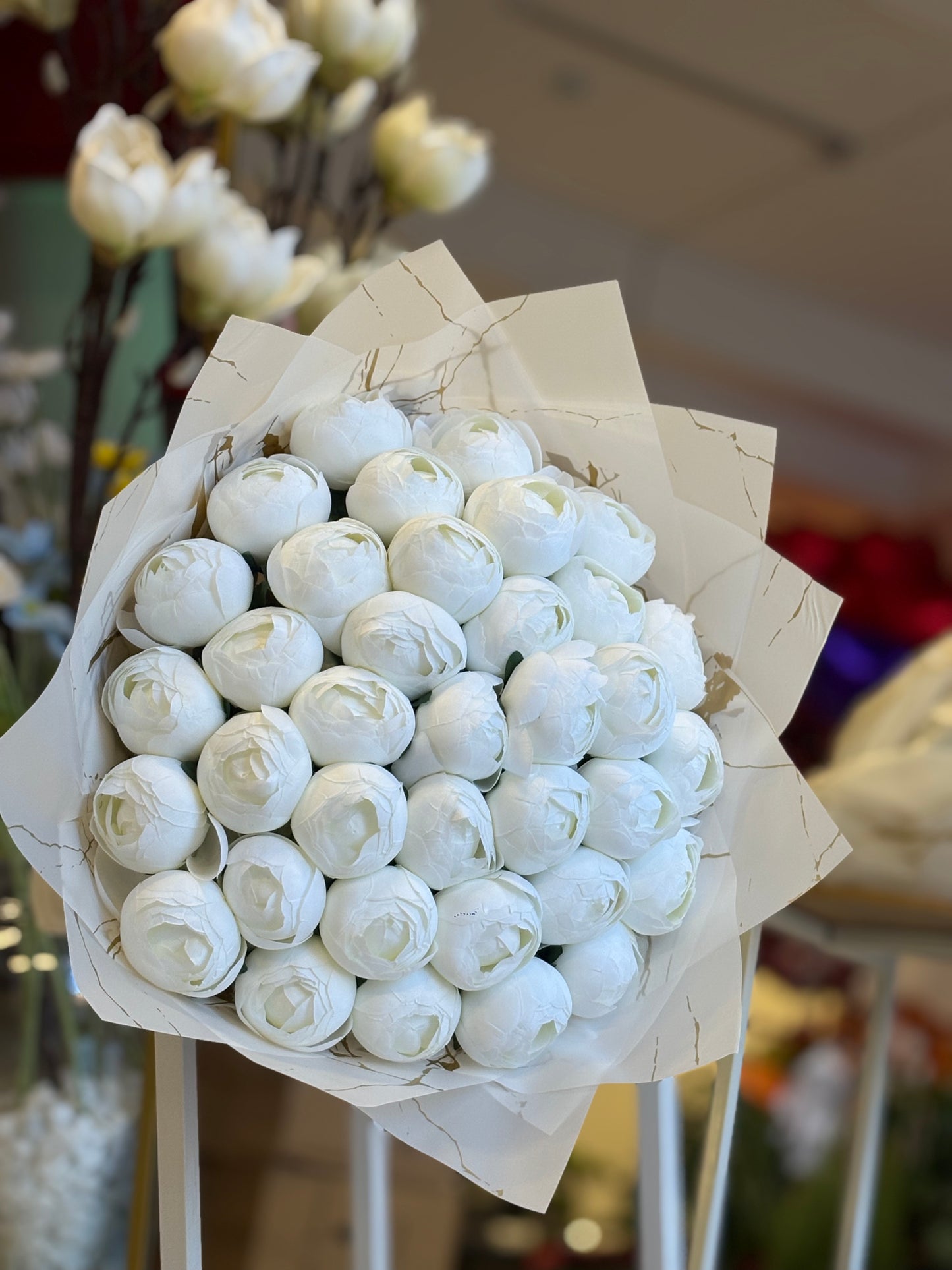 36 lı Şakayık İsteme Buketi Sevgililer Gününe Özel Beyaz Şakayık