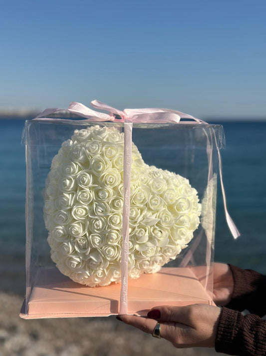 Sevgiliye Özel Beyaz Kalpli Gül